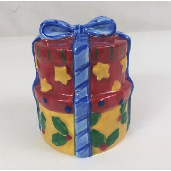 The Main Ingredient Round Christmas Present 3.25" Salt & Pepper Shakers - Picture 8 of 13